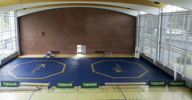 Bogenhalle mit Taekwando Matten